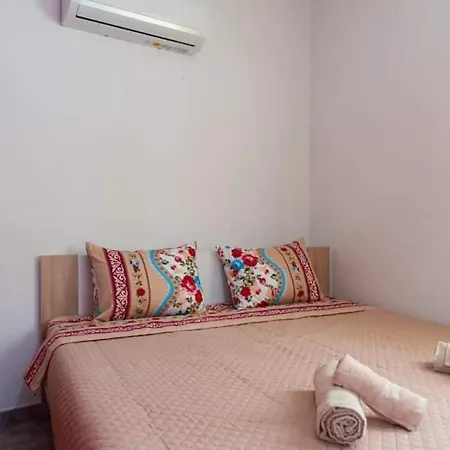 Almyra Seaside House *