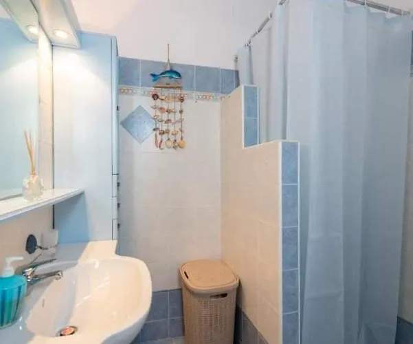 Almyra Seaside House *